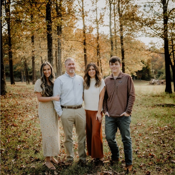 Meet your Posher, Kim - Picture 5 of 6